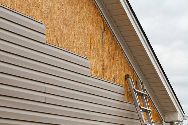 24/7 Emergency Vinyl Siding experts in Deerfield, IL